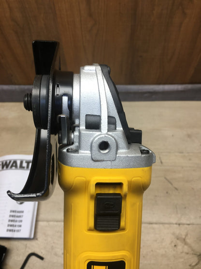 DEWALT Winkelschleifer DWE4157, 125 mm (900 Watt, 11.800 U/min), I40968