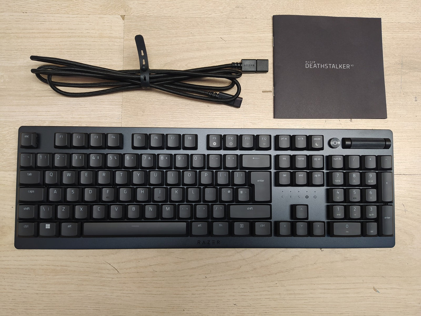 Razer DeathStalker V2 Optische Low-Profile-Gaming-Tastatur, UK-Layout, I36701