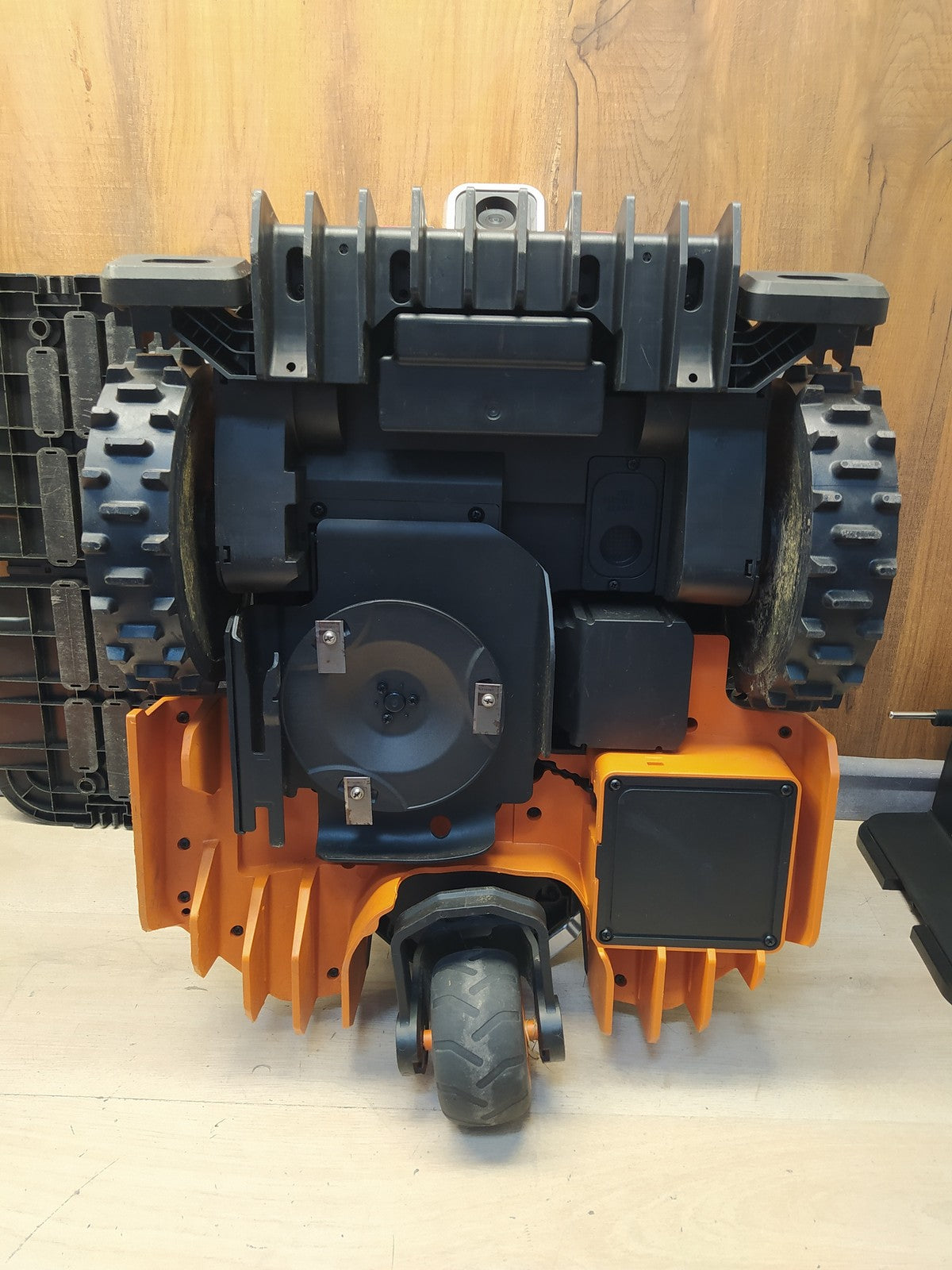 WORX Landroid Vision M550 Mähroboter ohne Begrenzungskabel WR205E, I38590