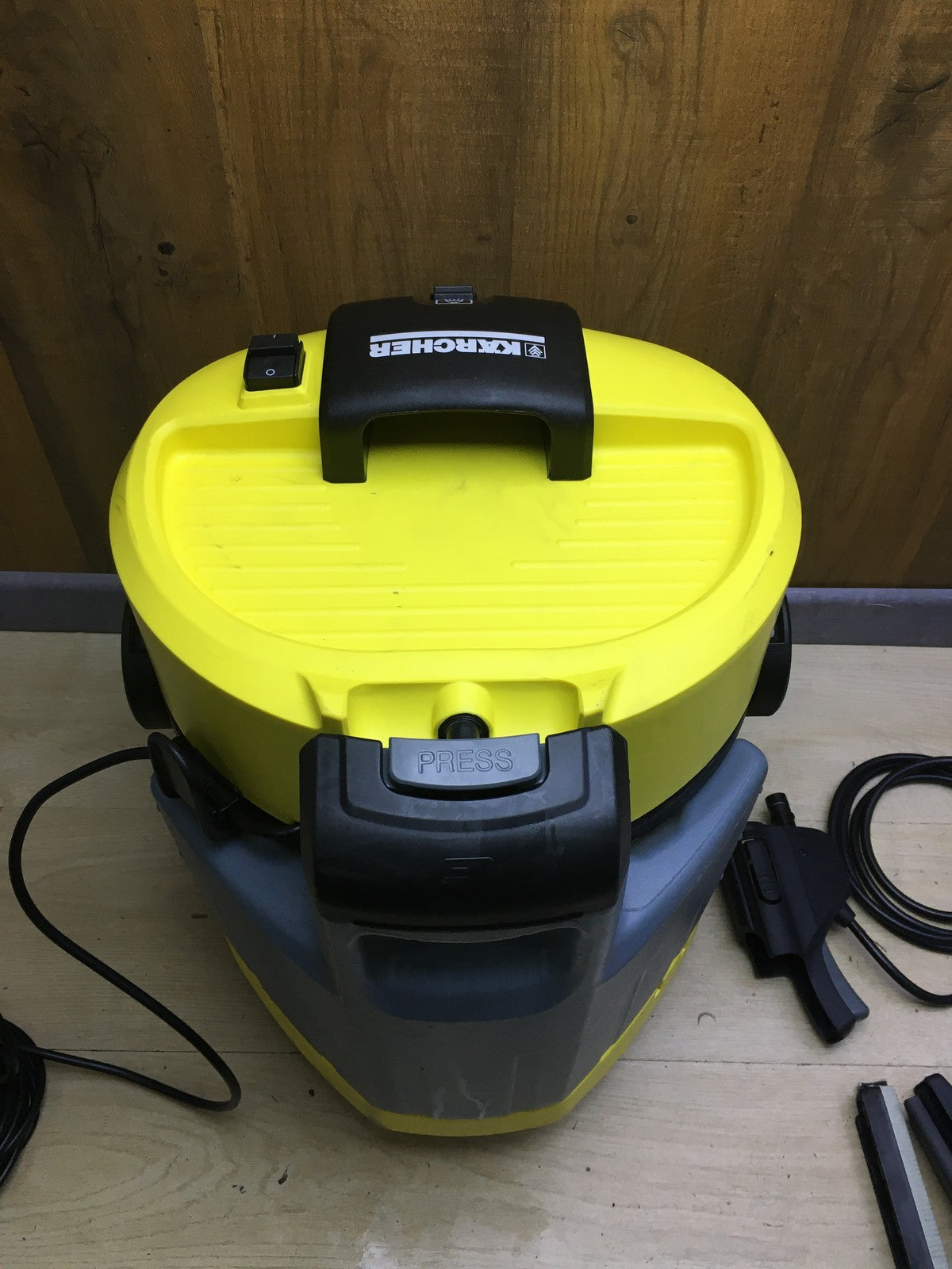 Kärcher SE 4001 Trocken-/Waschsauger 1.081-130.0, I35103