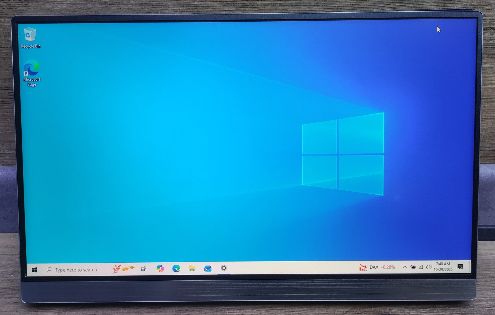 Uperfect Tragbarer 4K Gaming Monitor 15,6" Ultra HD 3840x2160 USB-C silber