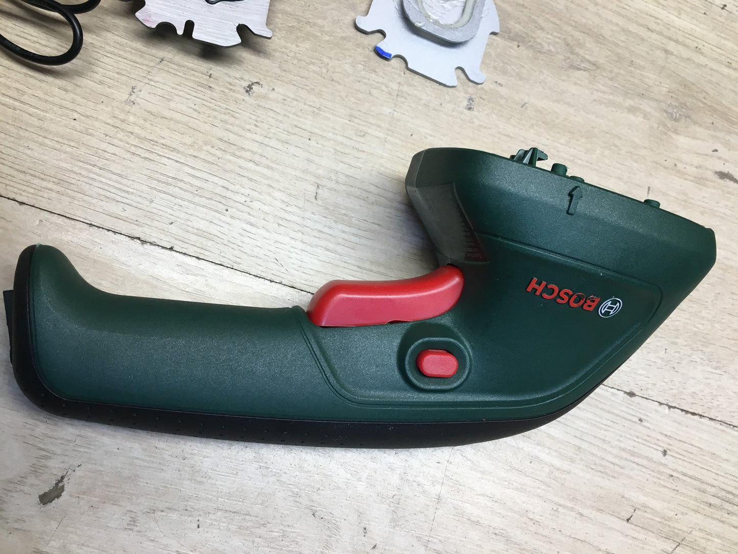 Bosch Gartenschere EasyShear, integrierter 3,6 V Akku, 12 cm / 8 cm, I36795
