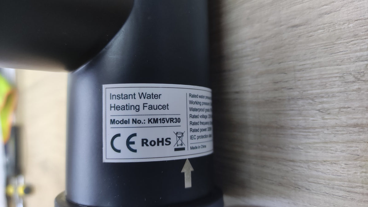 ESOP KM15VR30 Elektrischer Wasserhahn mit Durchlauferhitzer, Schwarz, I40916