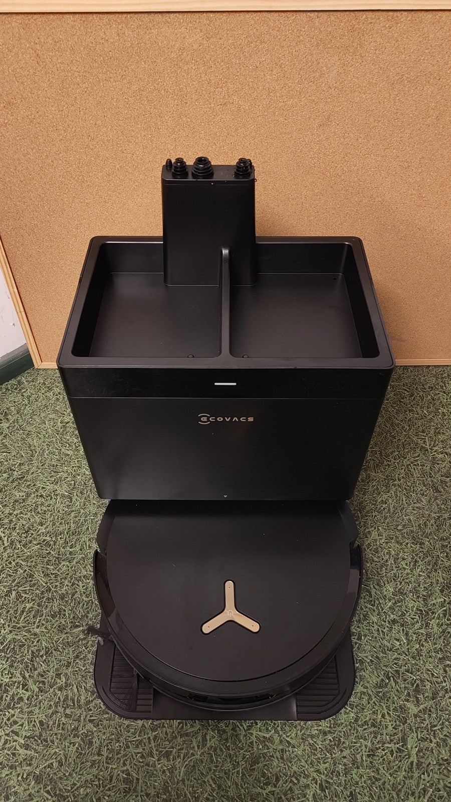 Ecovacs Deebot X8 Family Saugroboter mit Wischfunktion inkl. Station I39768