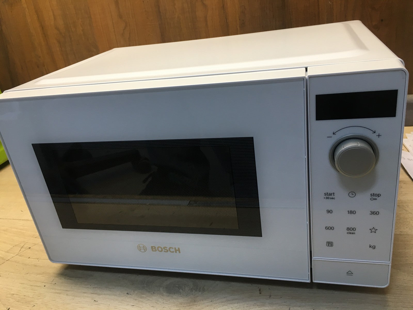 Bosch FFL023MW0 Mikrowelle, 800 W, Drehteller 27 cm, I37770