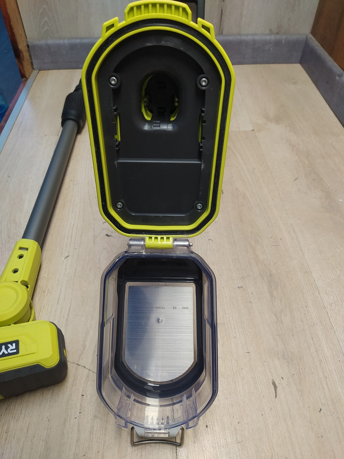 RYOBI 18 V ONE+ Akku-Reinigungsbürste R18TPS SOLO, I37359