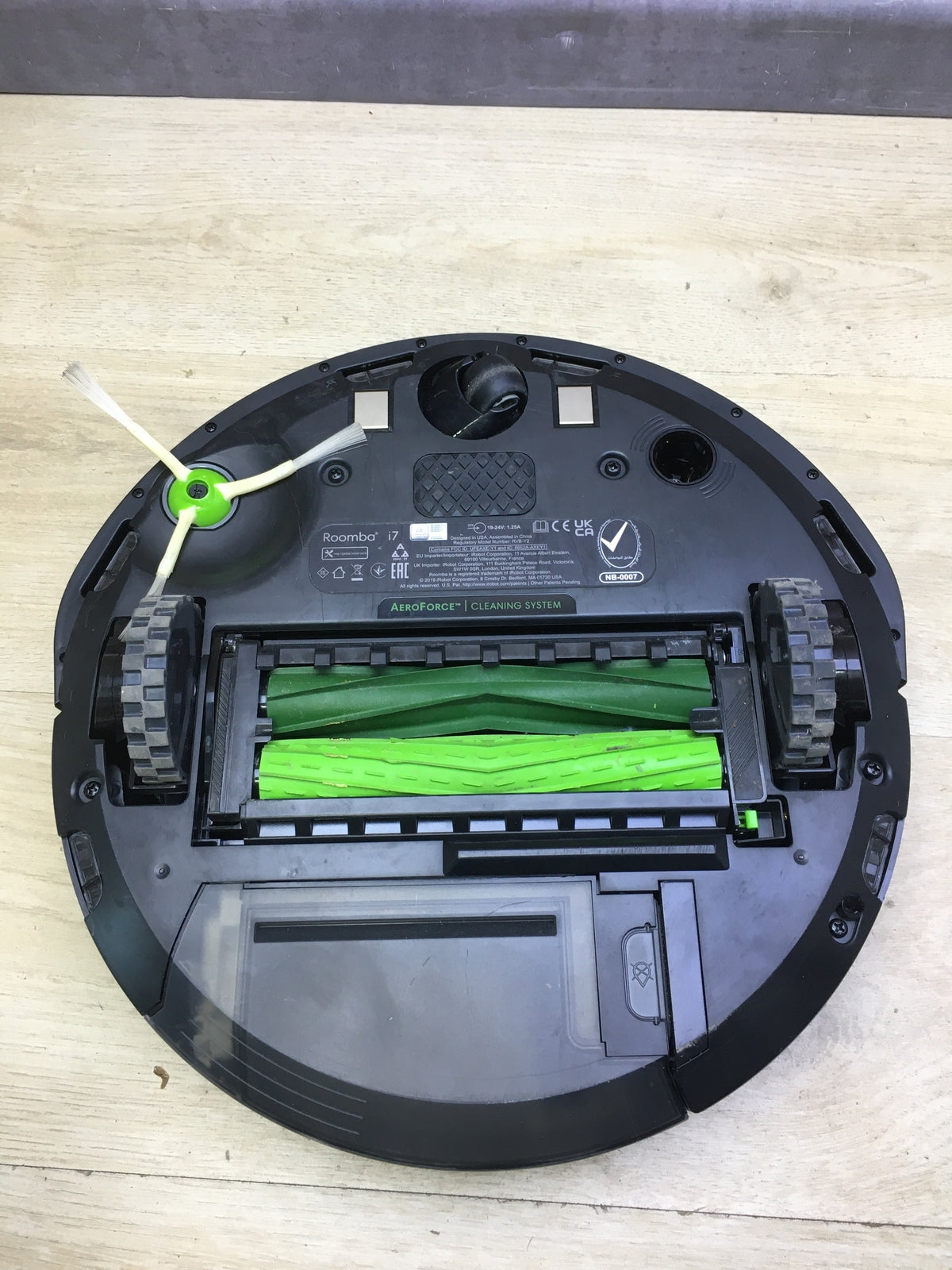 iRobot Roomba i7 (i7156) App-steuerbarer Saugroboter, I31160