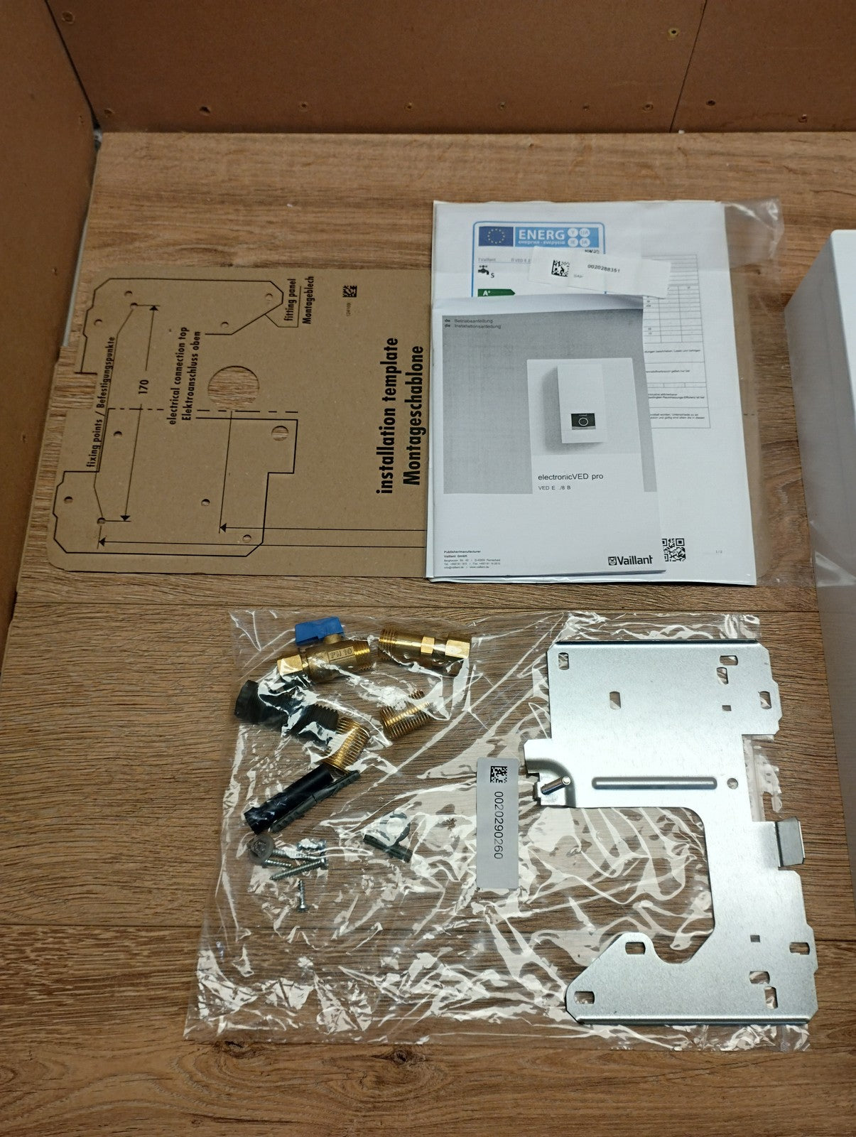 Vaillant VED E 21/8 B Elektro-Durchlauferhitzer, 400V, EEK:A, I39982