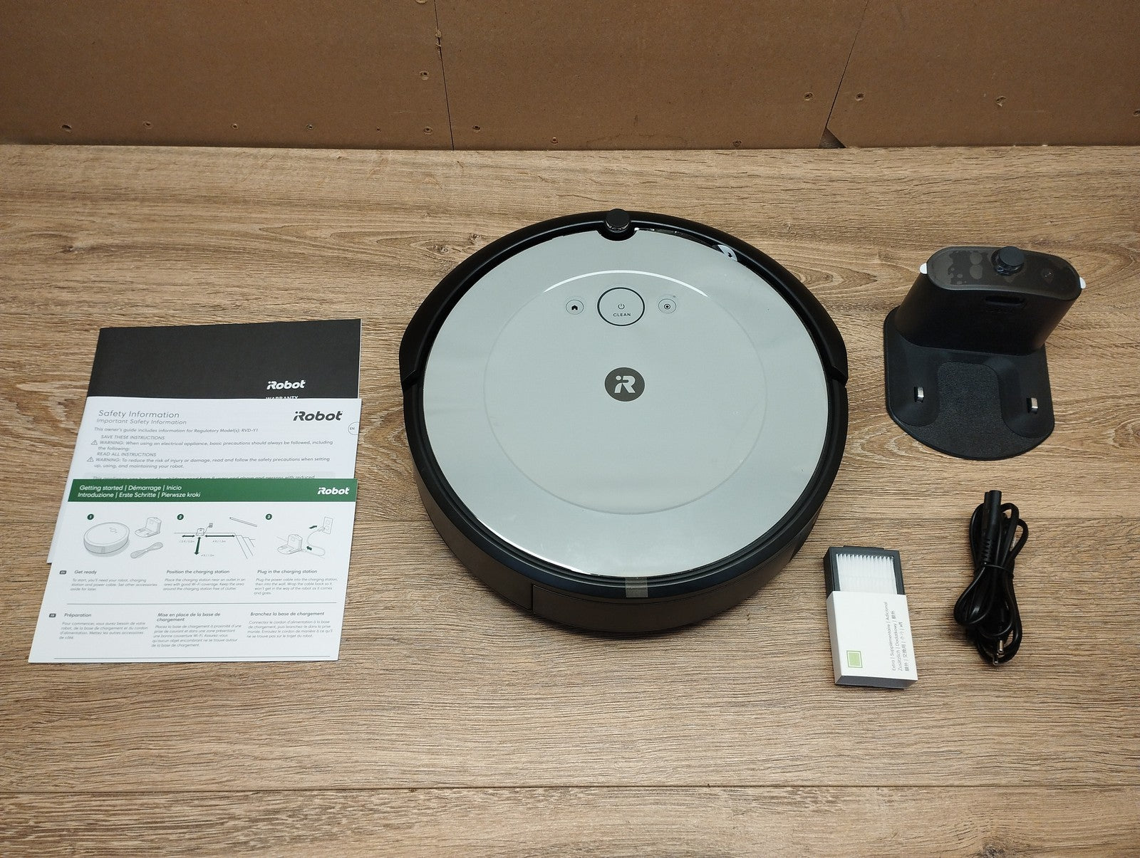 iRobot Roomba i1 Saugroboter RVD-Y1, I39748