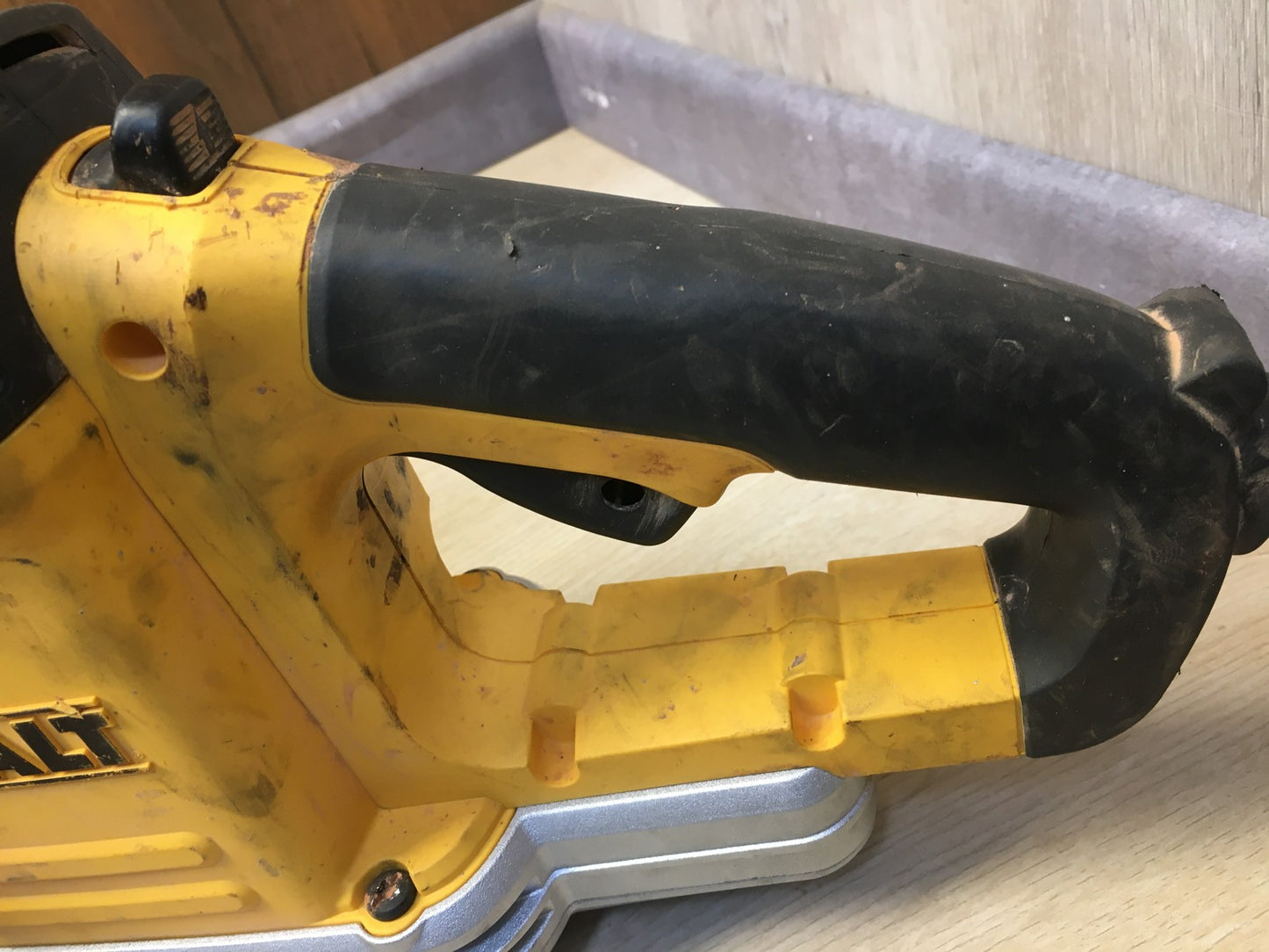 DeWalt DWE397 Alligator Spezial-Säge 1700 W für Hochlochziegel, I37790