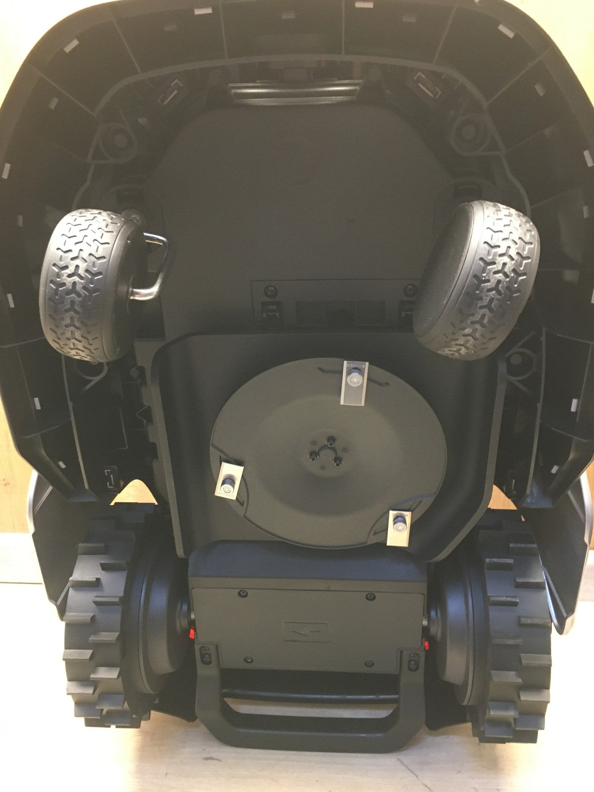 DREAME A2 1200 Mähroboter (MXXA8203) kabellos, für Flächen bis zu 1200m², I37850