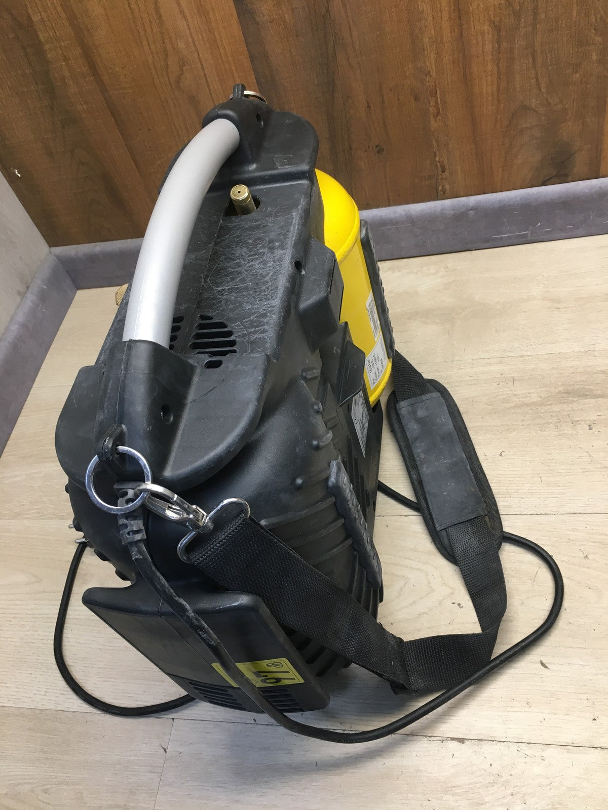 Stanley Mini Kompressor tragbar DN200/10/5 1100W 230V, I37662