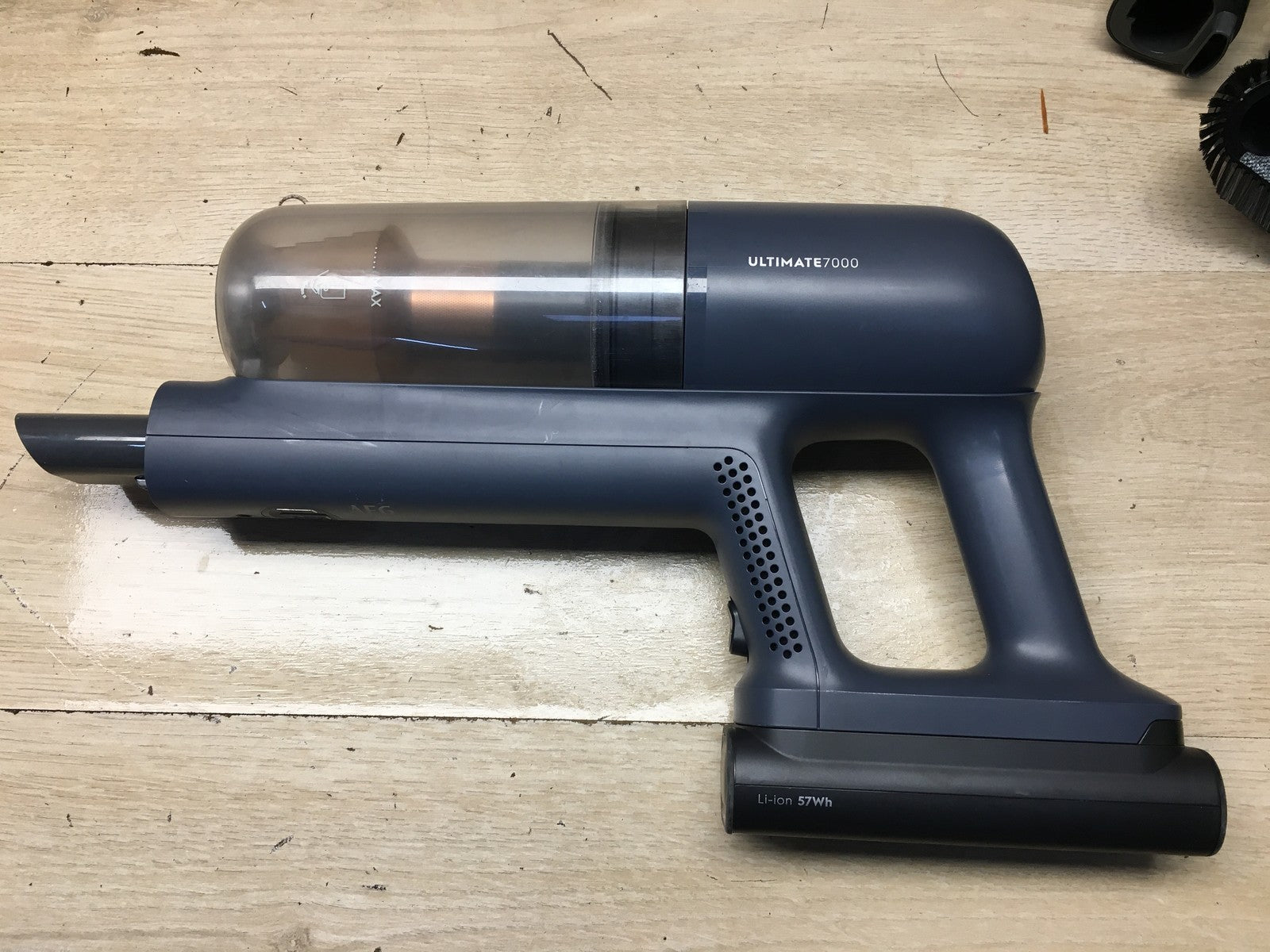 AEG Ultimate 7000 Akku-Staubsauger AP71A142XN, I36235