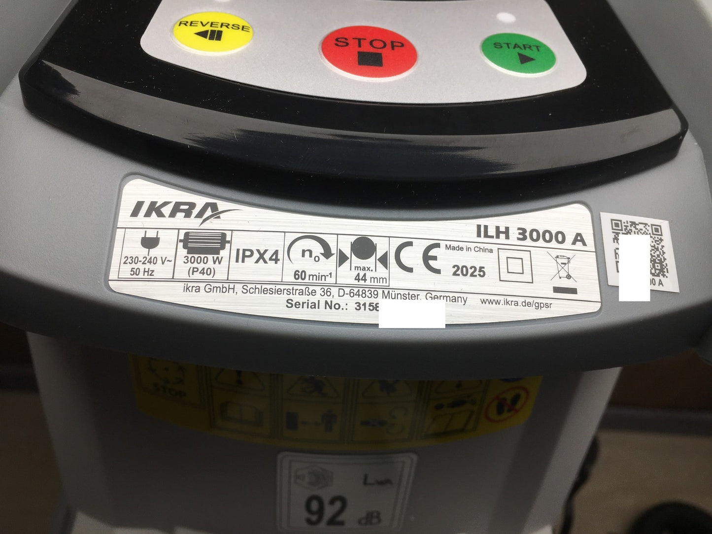IKRA Elektro-Gartenhäcksler ILH 3000 A, 3.000 Watt, Aststärke bis 44mm, I38325