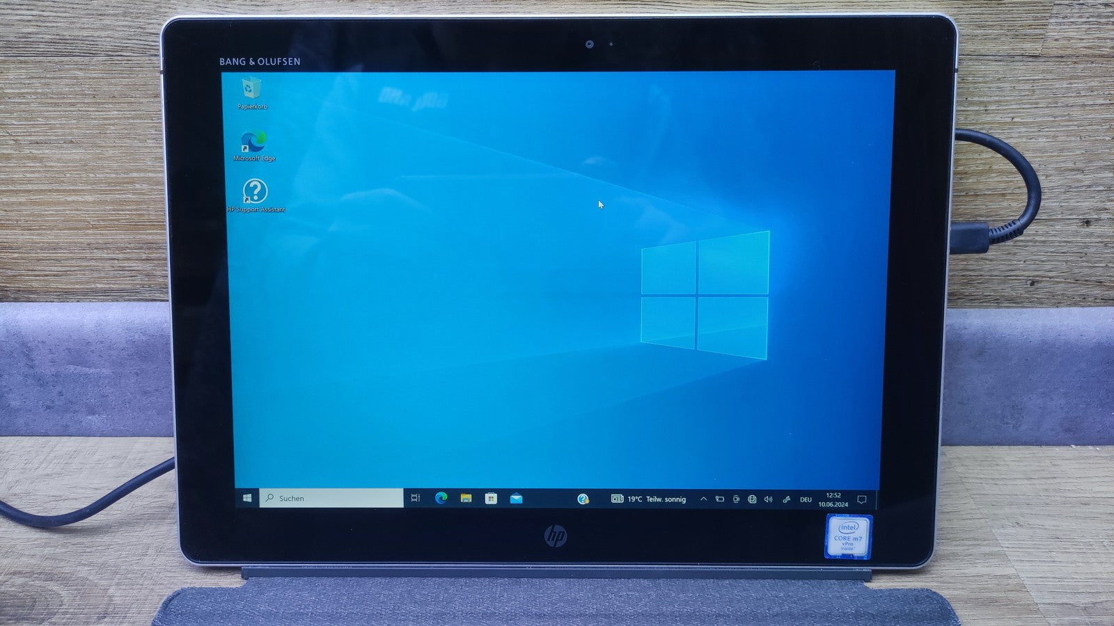 HP Elite x2 1012 G1 Tablet 2-in-1 Touch 12" 1920x1280 M7-6Y57 8GB 512GB SSD WiFi