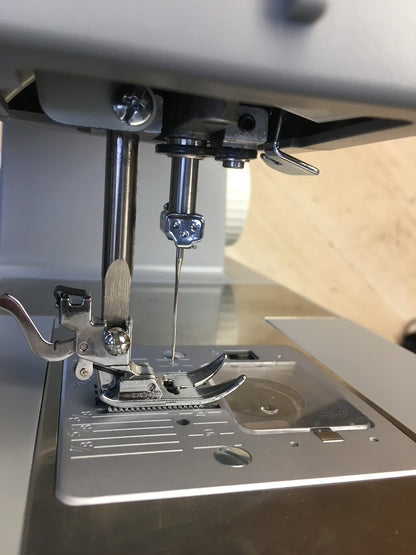 Singer Heavy Duty 4411 Nähmaschine, 11 Stichprogramme, I38034