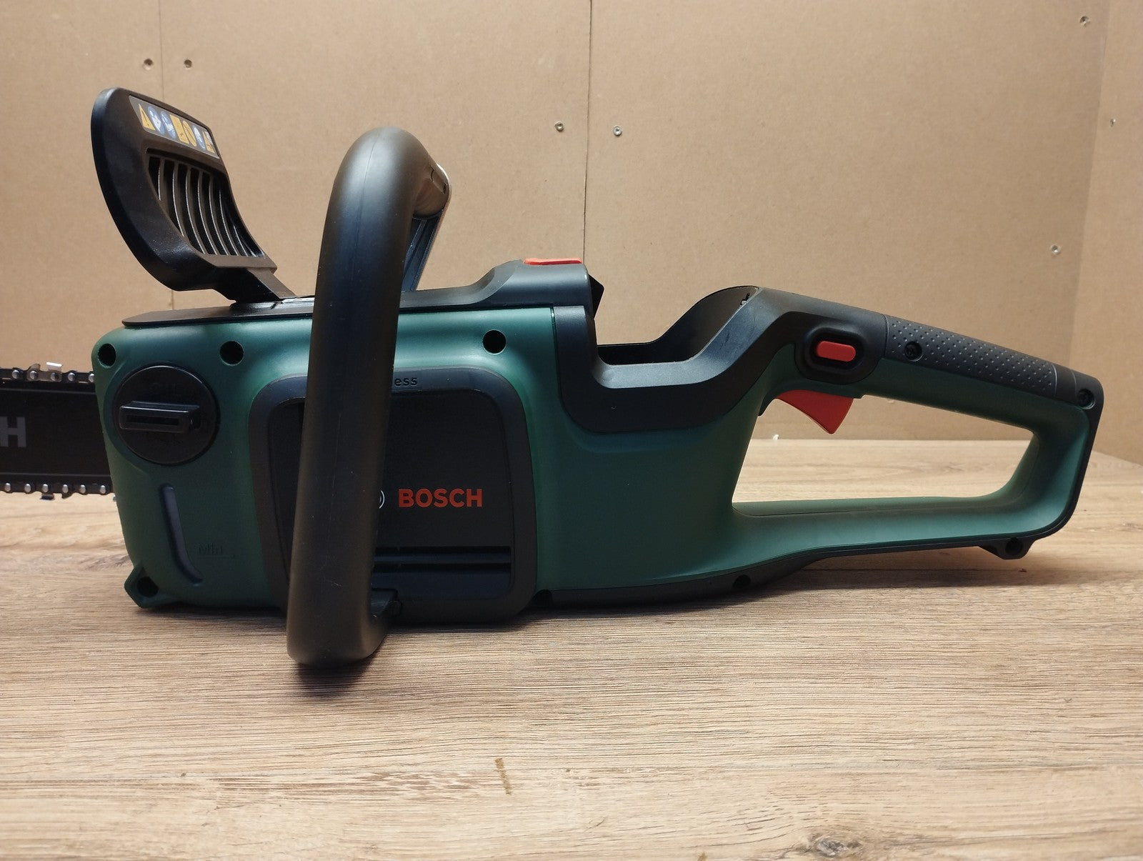 Bosch Akku-Kettensäge AdvancedChain 36V-35-40 Solo, I39924