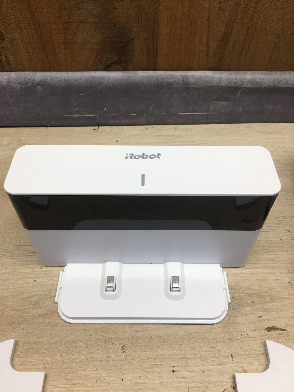 iRobot Braava Jet M6 Wischroboter mit Präzisions-Sprühstrahl RMA-Y1, I36461