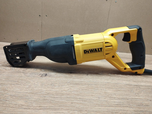 DeWalt DWE305 Elektro-Säbelsäge inkl. Koffer, I40452