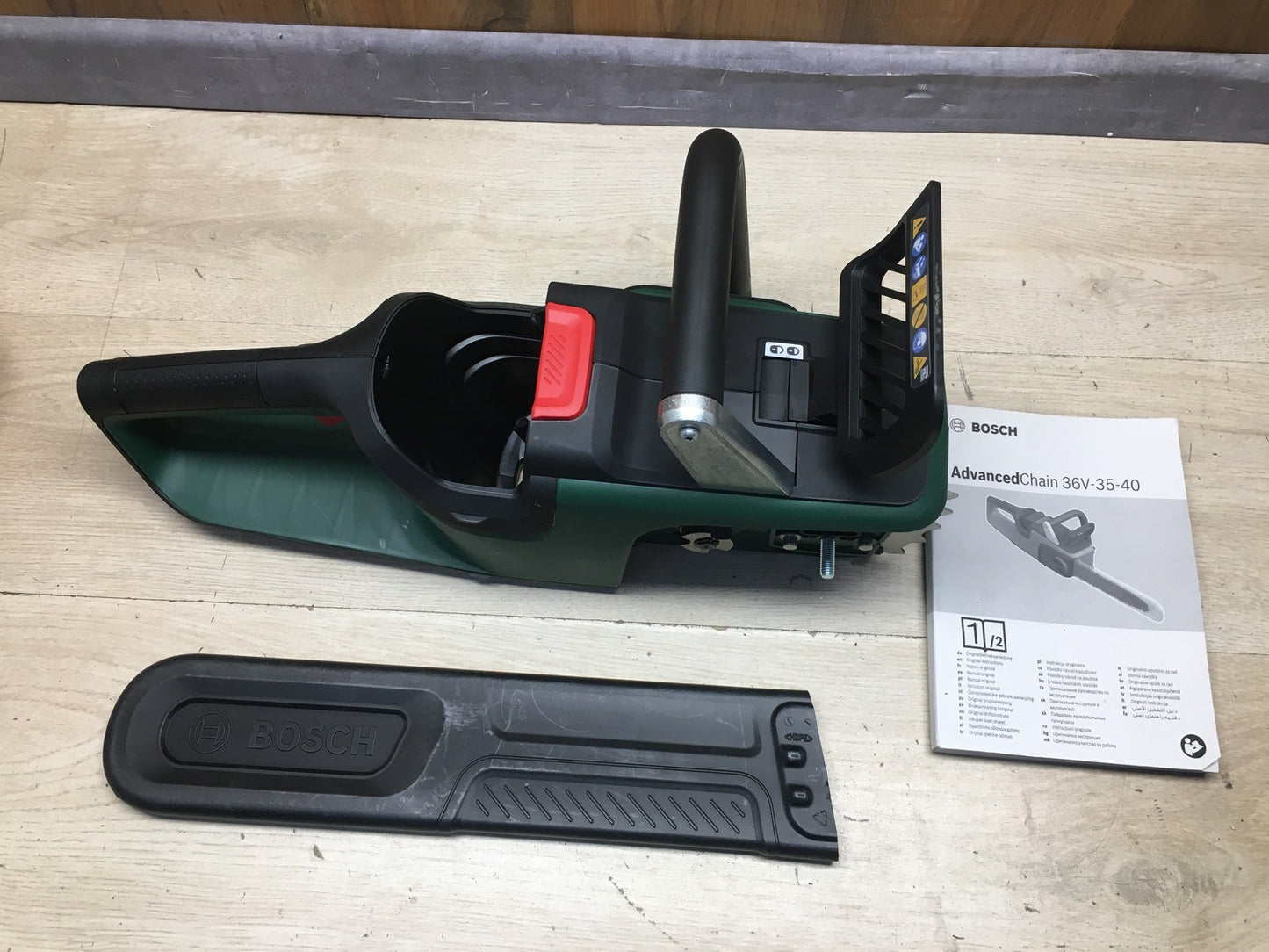 Bosch Akku-Kettensäge AdvancedChain 36V-35-40 Solo, I40041