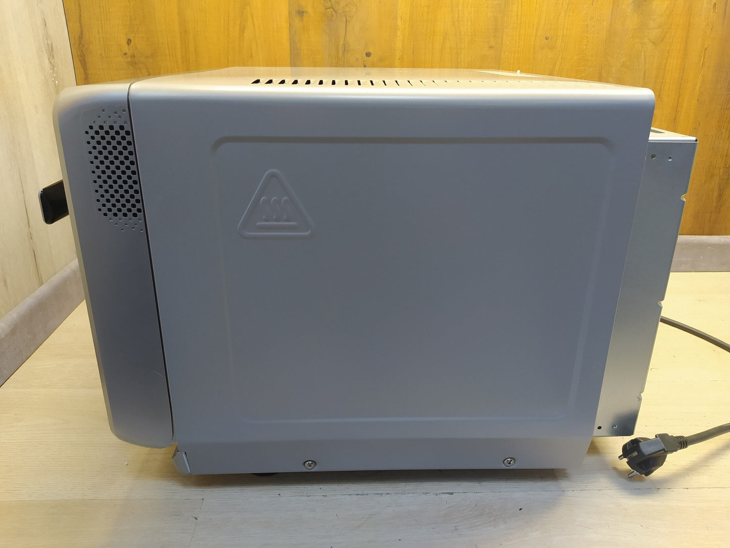 Bauknecht MW 179 IN Mikrowelle mit Grill und Heißluft 2200 W 33 L, I37801