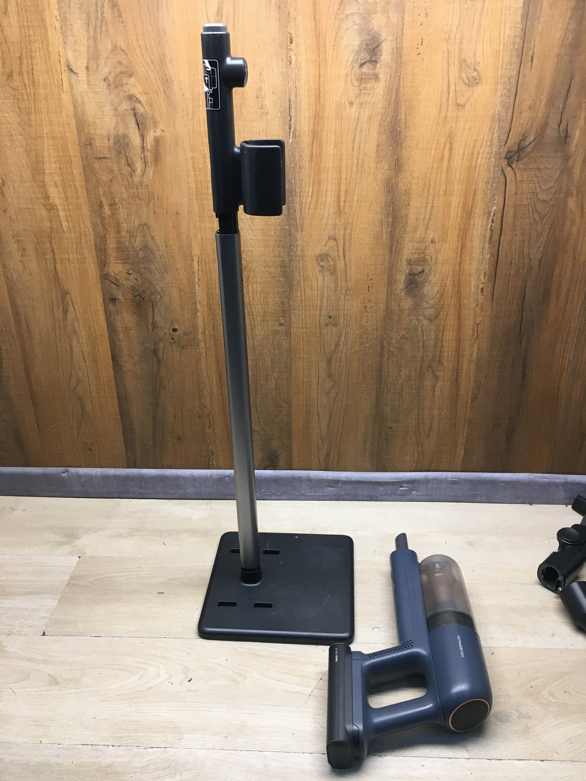 AEG Ultimate 7000 Akku-Staubsauger AP71A142XN, I36235