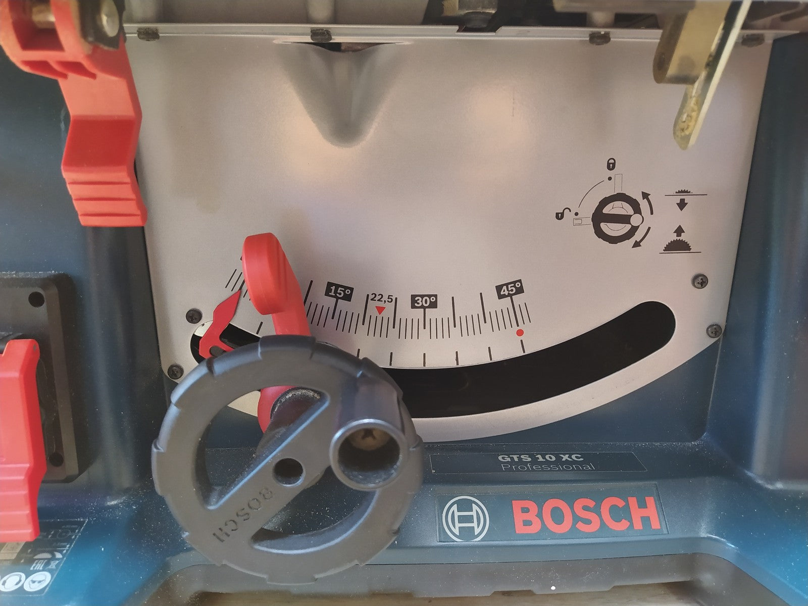 Bosch Professional GTS 10XC Elektro-Tischkreissäge 2100 Watt, I37938