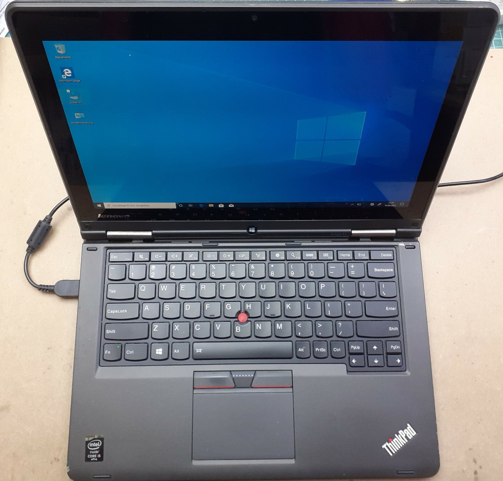 Lenovo ThinkPad Yoga 12 1920x1080 FHD IPS Touch i5 5300U 4GB RAM 256GB SSD Win10
