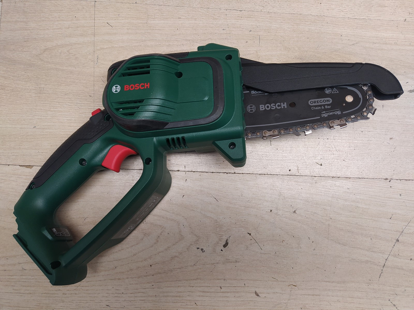 Bosch Akku-Mini-Kettensäge EasyChain 18V-15-7 Solo, 18V, I38580