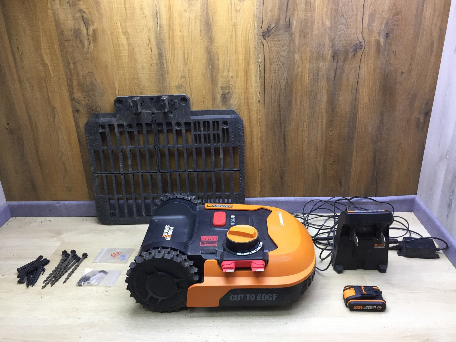 Worx Landroid M WR141E Mähroboter Akkurasenmäher bis 500 qm M500, I33684