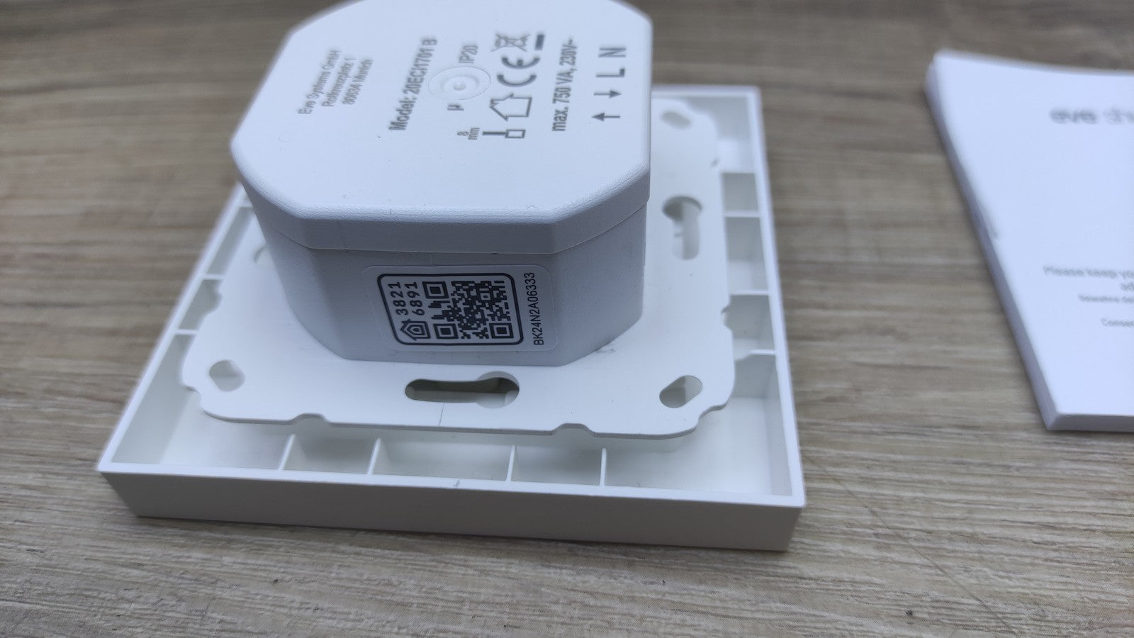 Eve Shutter Switch Smarte Rollladensteuerung mit integrierten Zeitplänen, I35239