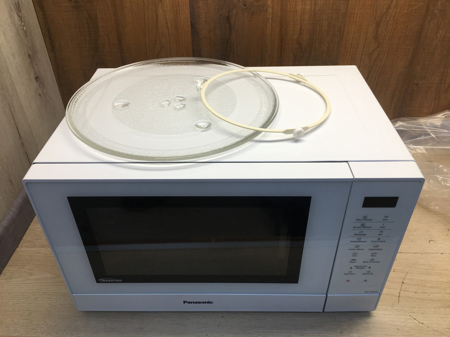 Panasonic NN-ST45KW Mikrowelle, 32 L, Edelstahl, 1000W, I39089