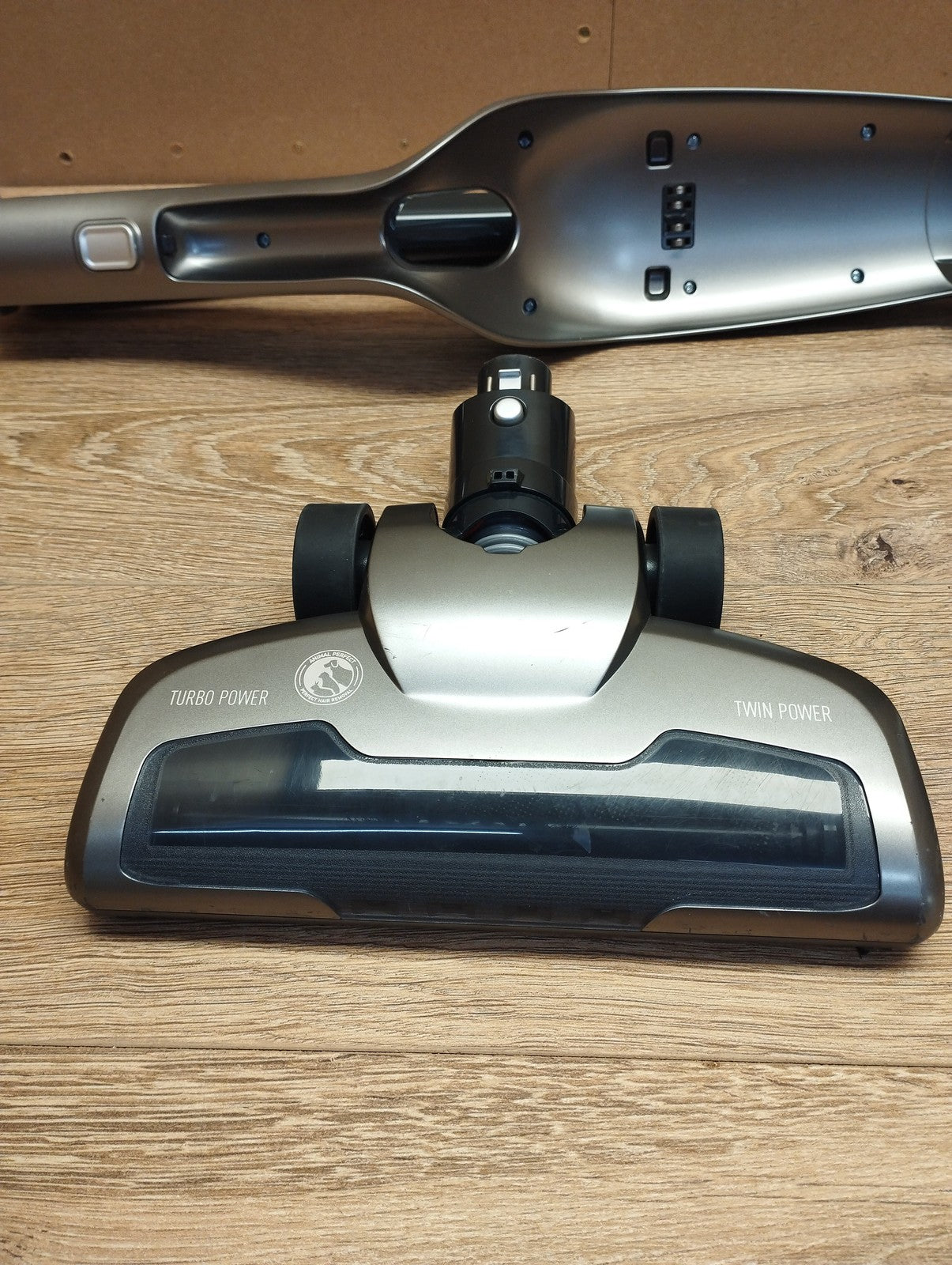 Grundig GMS2500 2 in 1 Akku-Stab-/Handstaubsauger VCH 9832, I39577