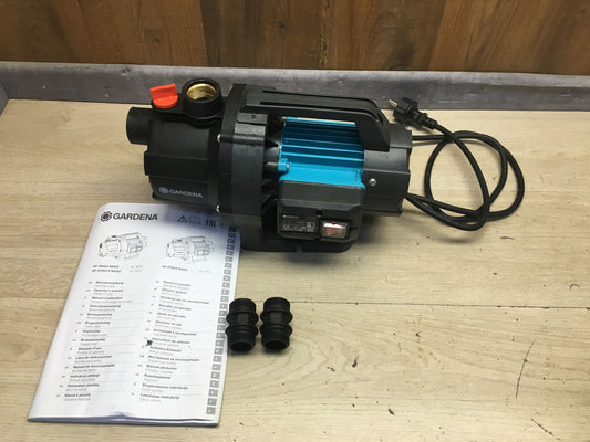 Gardena Gartenpumpe 3000/4 Basic, 3000 l/h Fördermenge, 600 W (09010-47), I40429