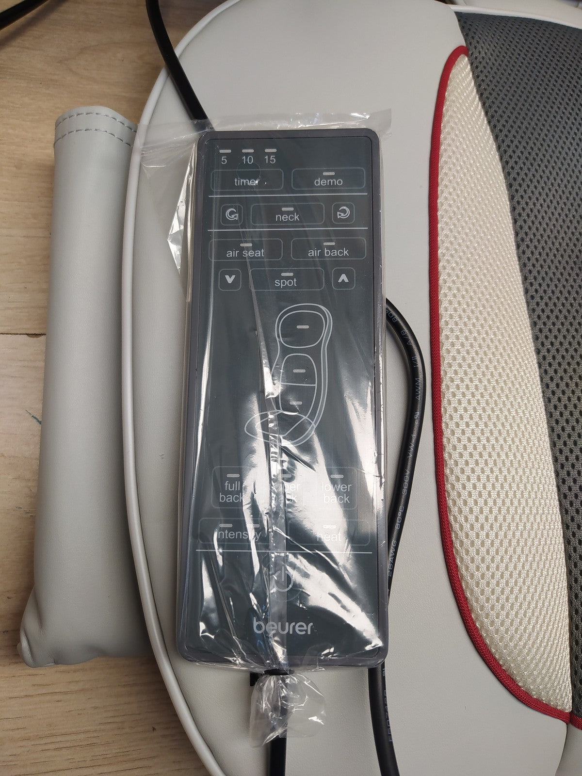 Beurer MG 320 Massagesitzauflage, für Rücken, Nacken, Oberschenkel, I36694