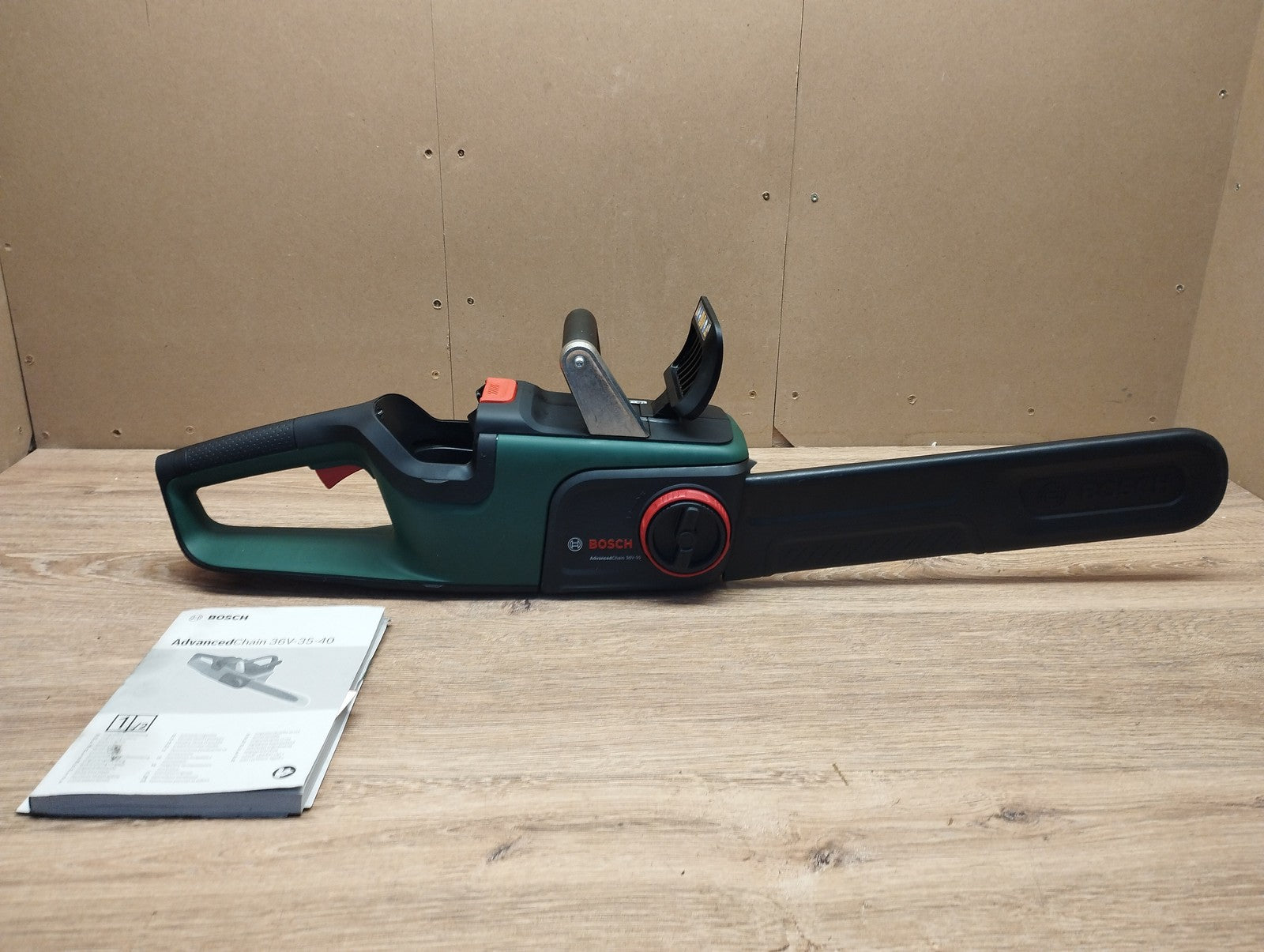 Bosch Akku-Kettensäge AdvancedChain 36V-35-40 Solo, I39924