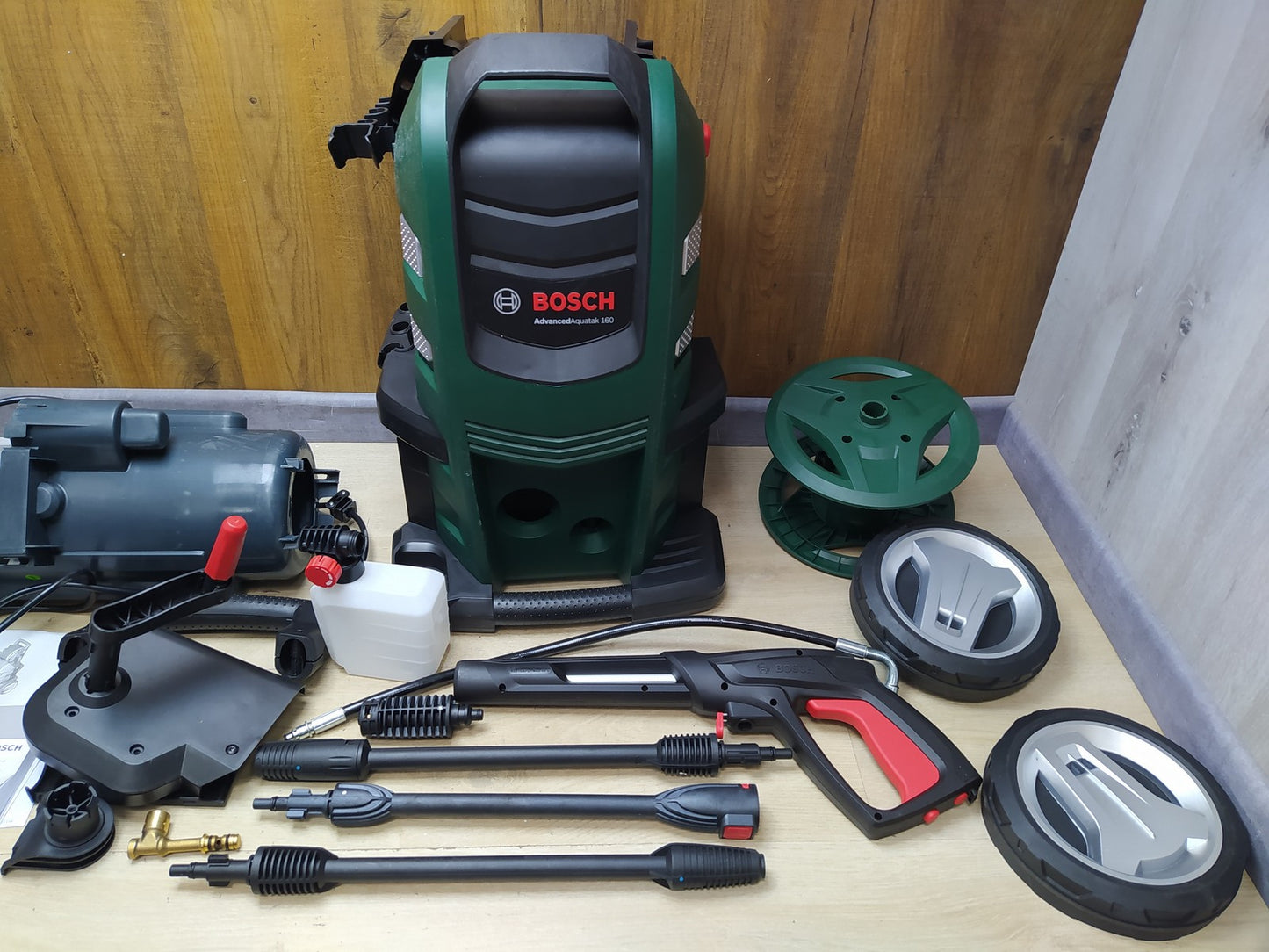 Bosch DIY AdvancedAquatak 150 Hochdruckreiniger 2.2kW 06008A7700, I35607