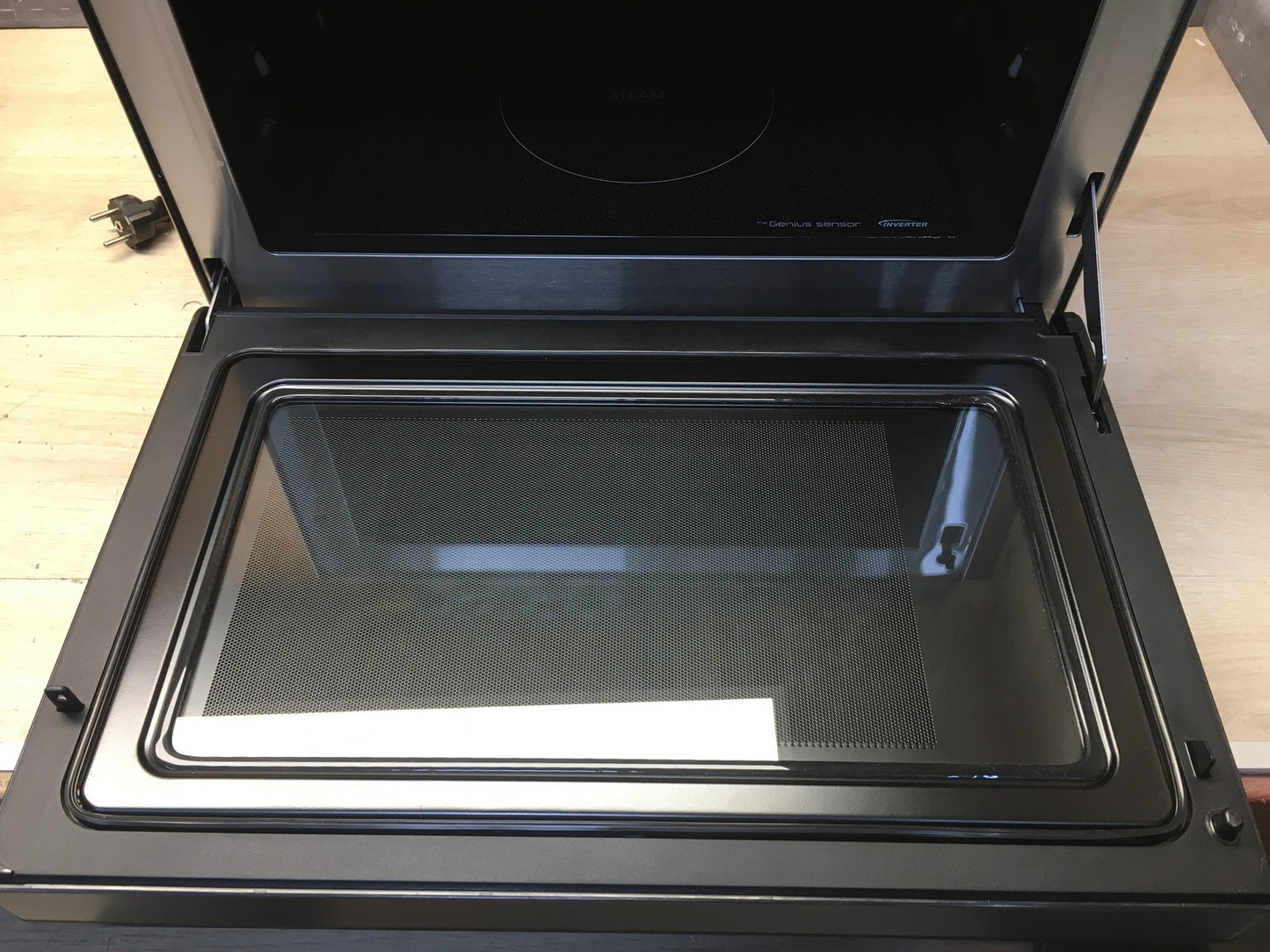 Panasonic NN-CS89LB 4-in-1 Kombi-Mikrowelle, Dampfofen & Grill, 31 L, I37616