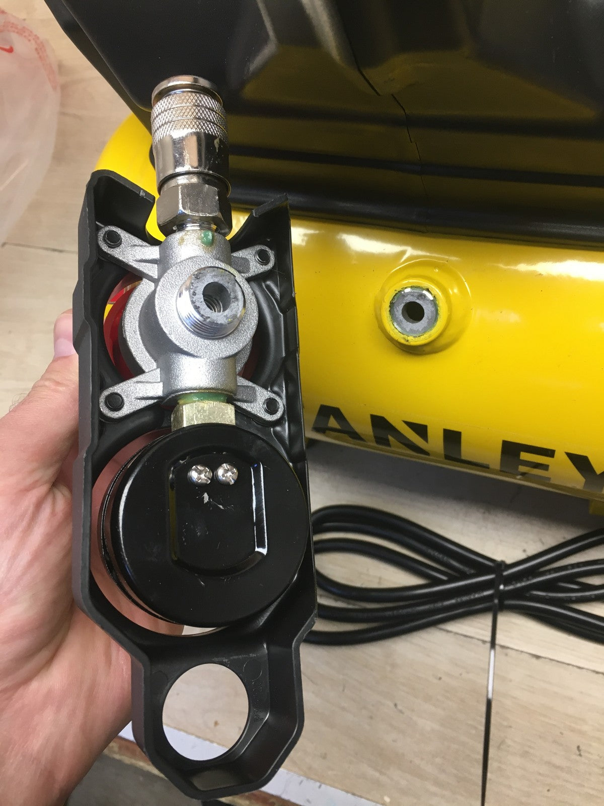 Stanley DST 100/8/6 Elektro-Kompressor, I40998