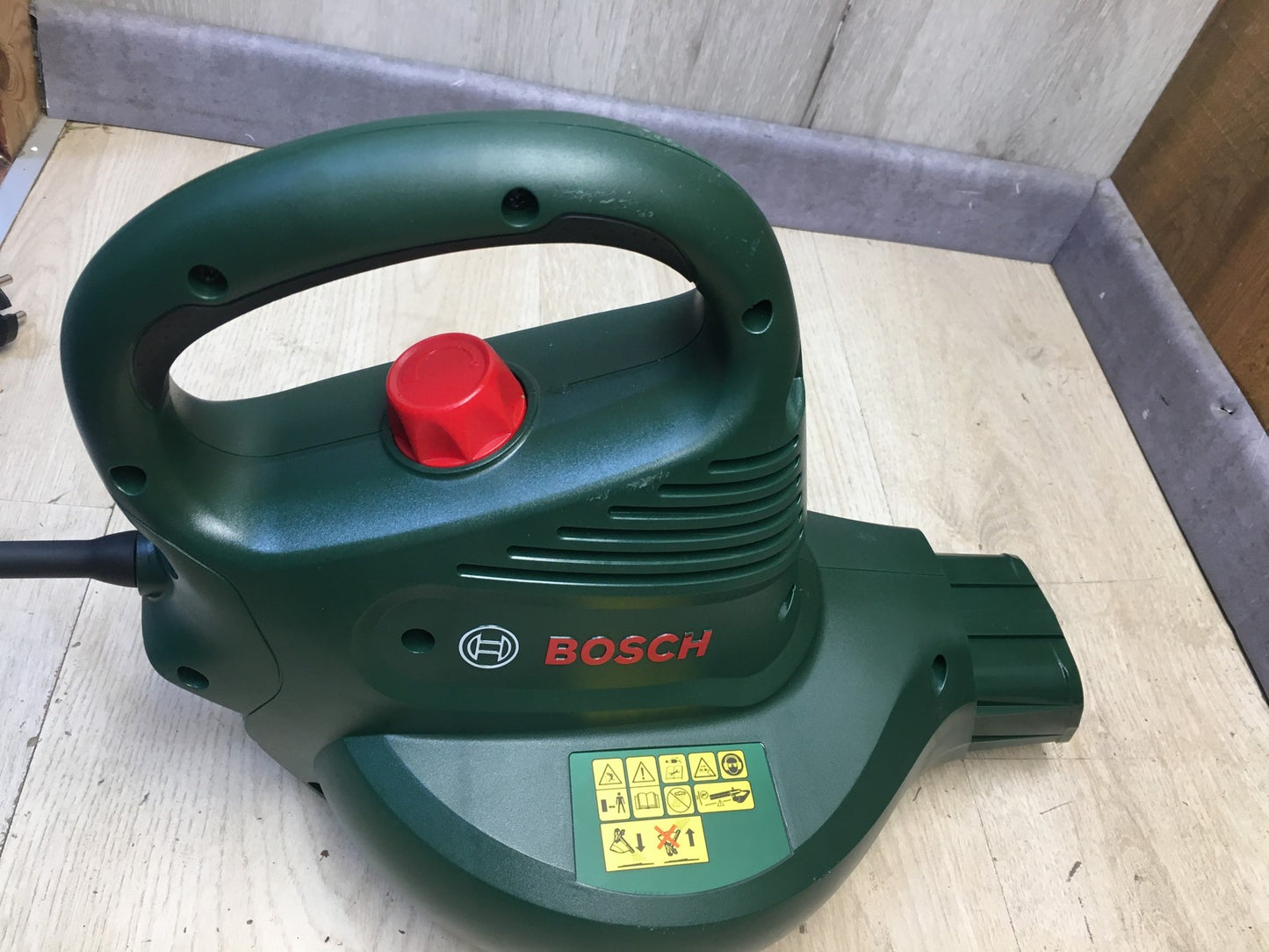 Bosch Laubsauger/Laubbläser UniversalGardenTidy 2300, 2300 W, I38074