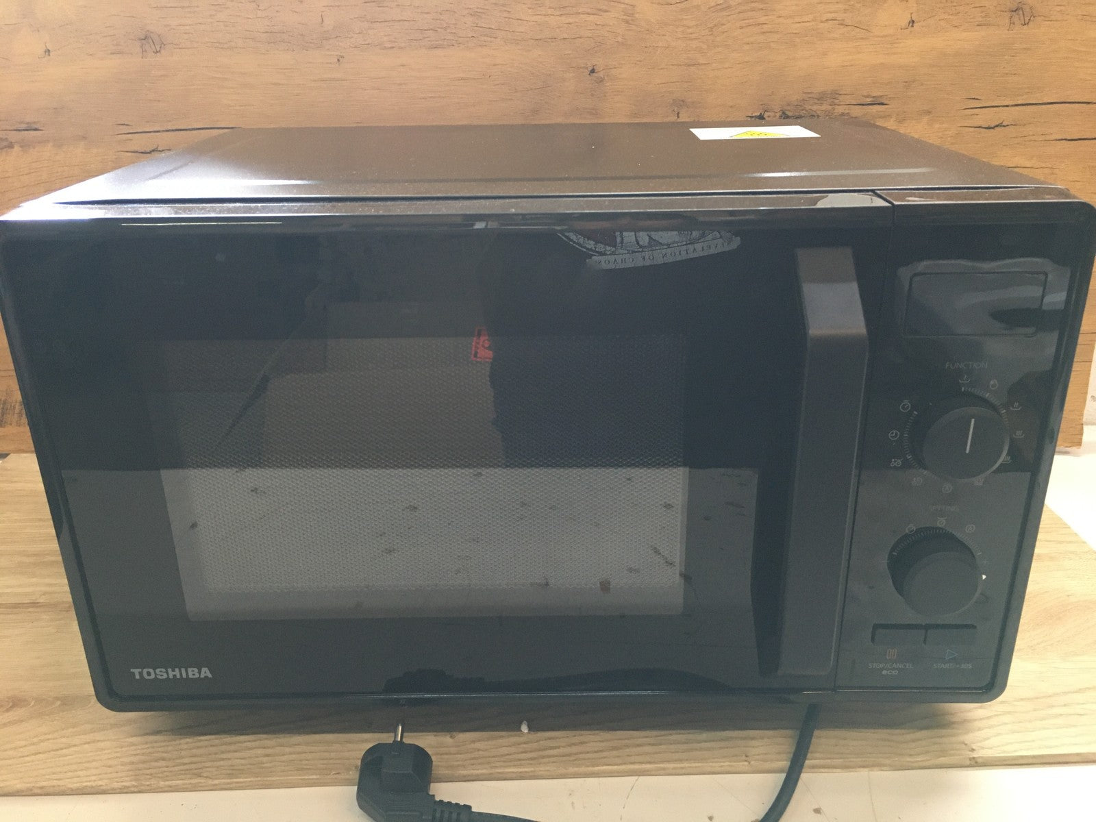 Toshiba MW2-AG23P(BK) Mikrowelle mit Grill, 900 W, 23 L, Grill 1050 W, I39524