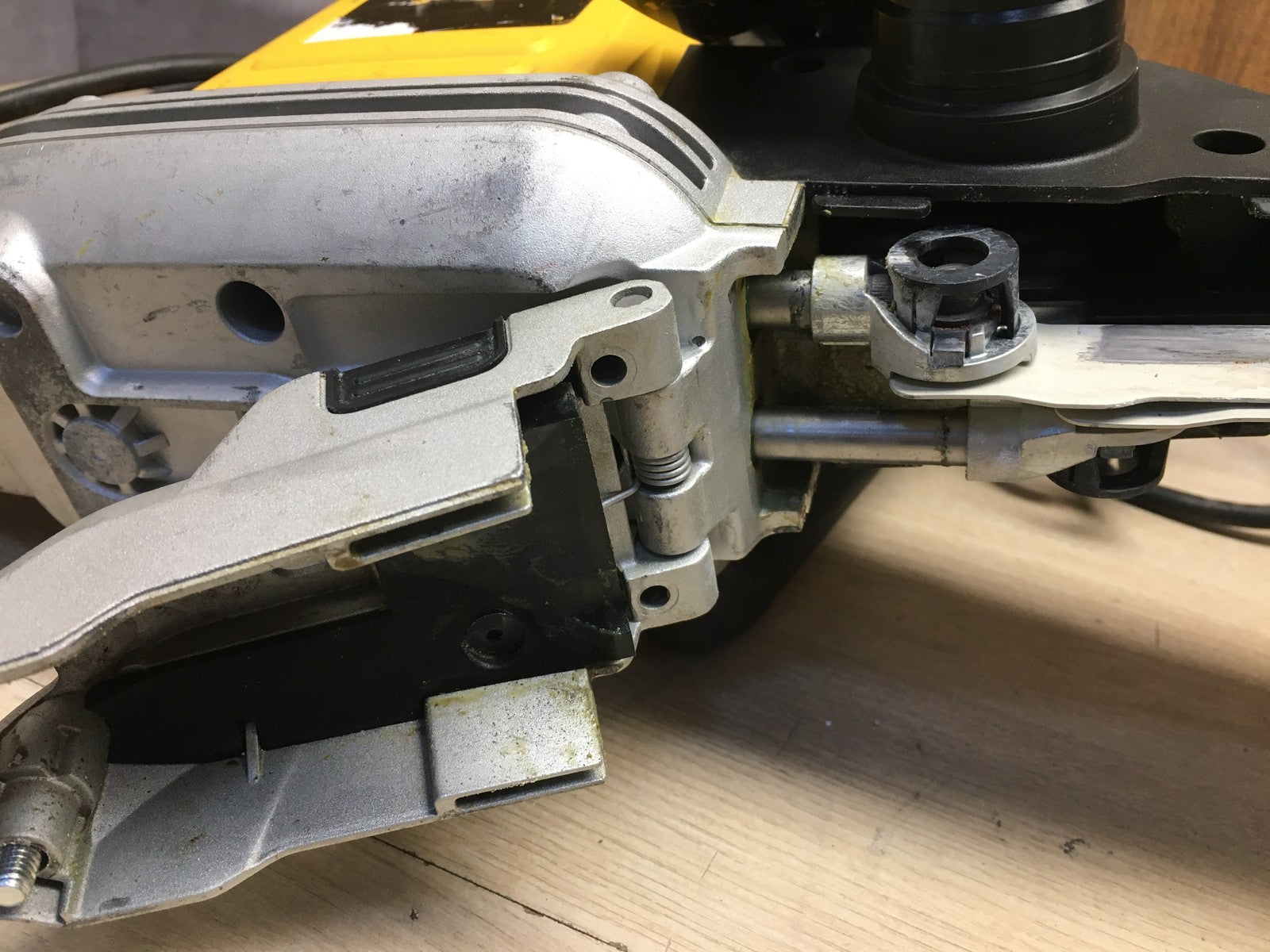 DeWalt DWE398 Alligator Elektro-Fuchsschwanz 1700W, I37184