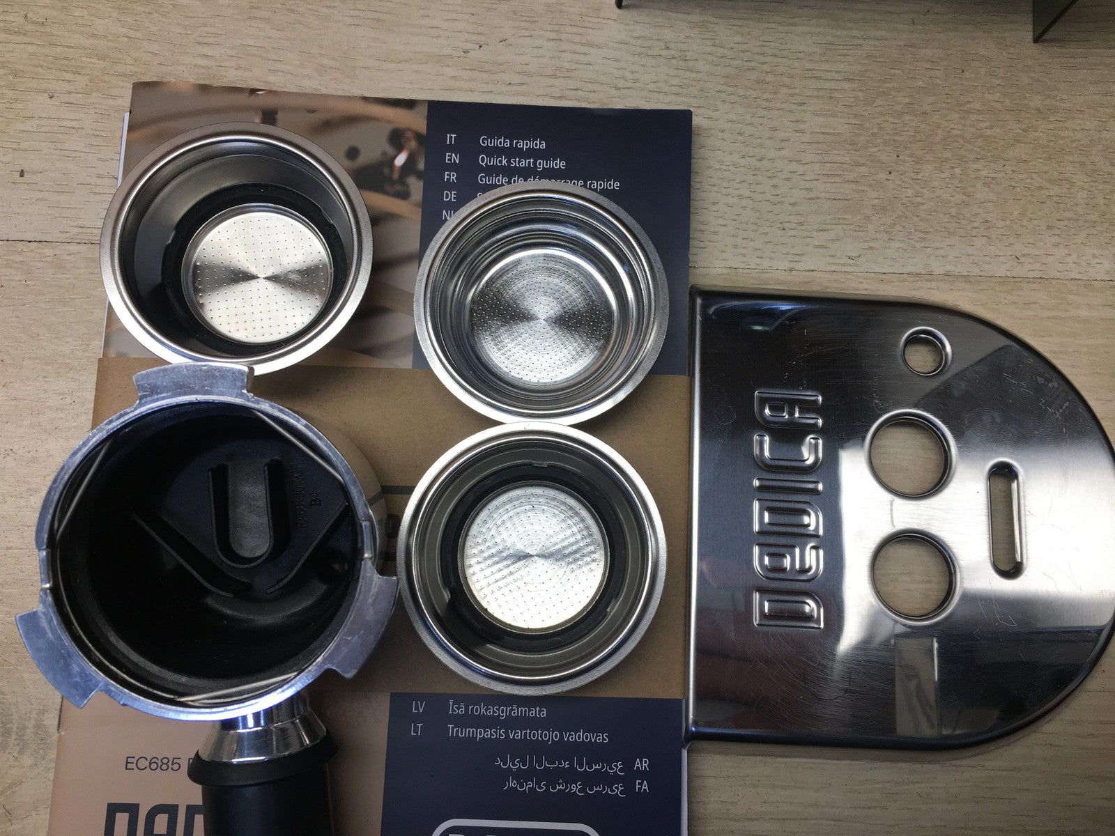 De'Longhi EC685.M Espressomaschine mit Milchaufschäumer, 1350W, I36306