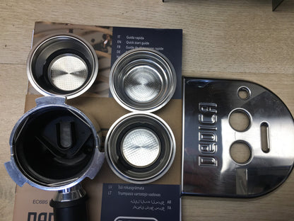 De'Longhi EC685.M Espressomaschine mit Milchaufschäumer, 1350W, I36306