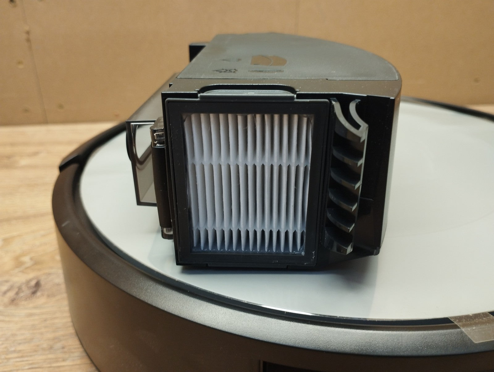 iRobot Roomba i1 Saugroboter RVD-Y1, I39748