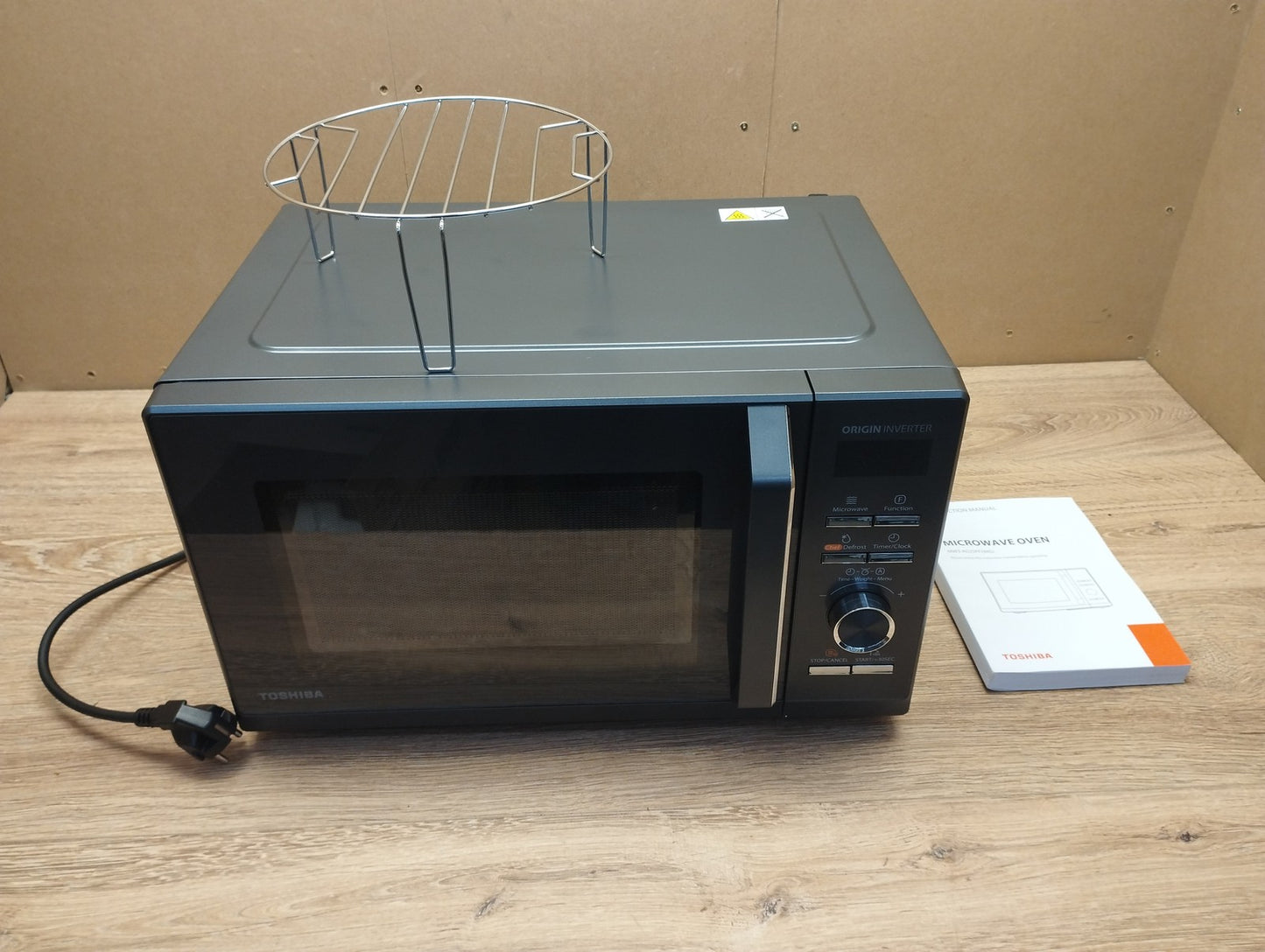 Toshiba MW3-AG25PFI(MG) Mikrowelle mit Grillfunktion, 25L, 900W, 1100W, I39734