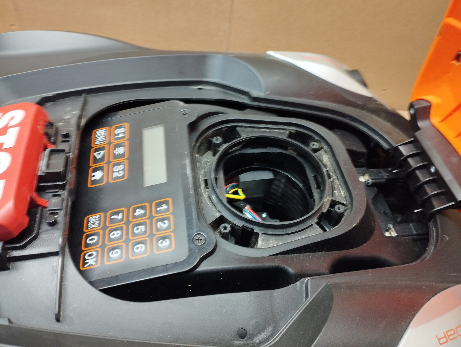 YARD FORCE Mähroboter NX100i bis zu 1000 qm, I40009