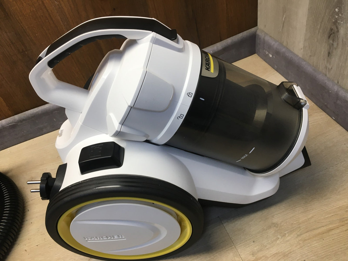 Kärcher Staubsauger VC 3 (1.198-053.0), beutellos, 700W, I38066