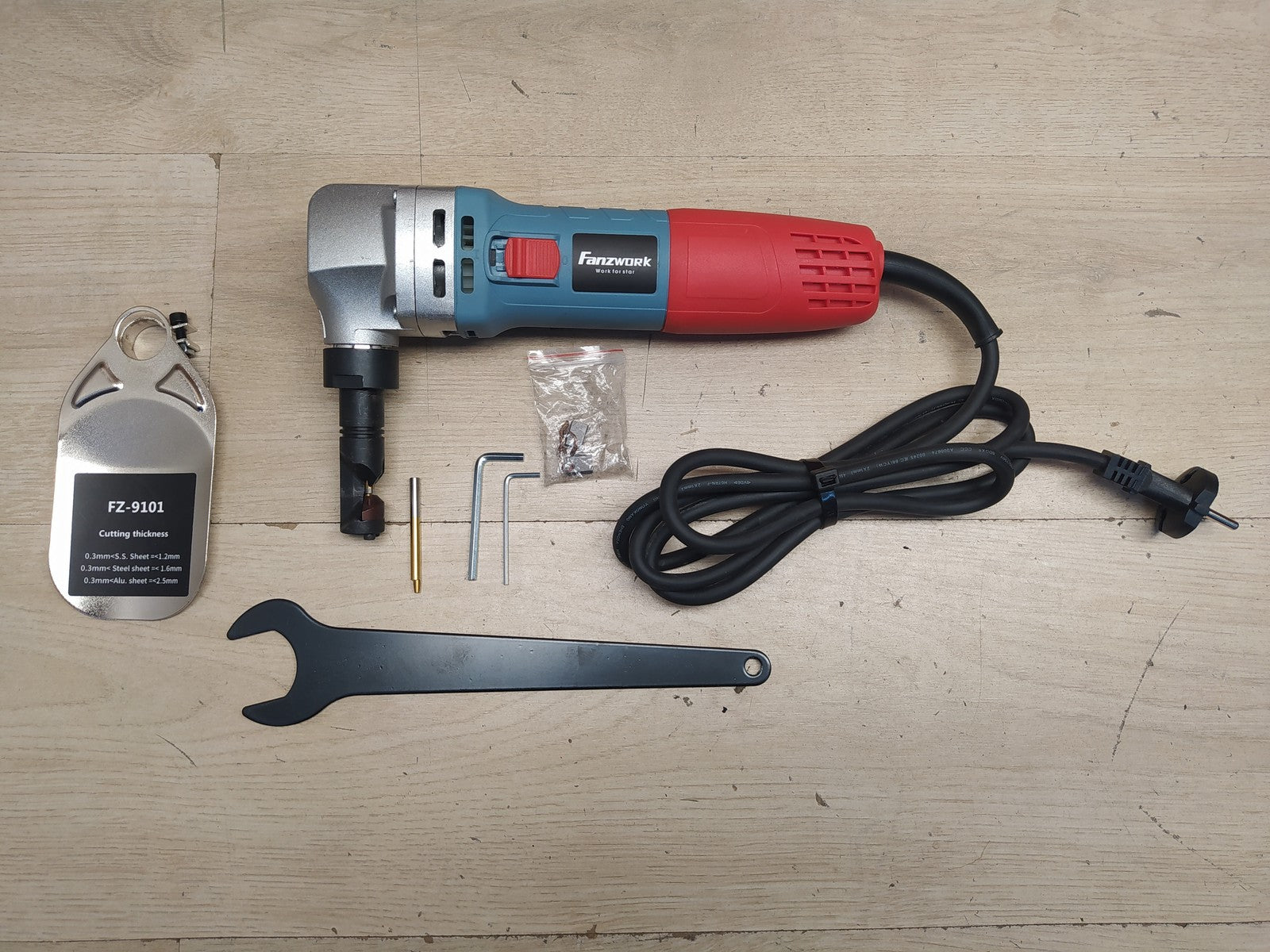 FANZWORK FZ-9101 Knabber Blechknabber 600W, I38639