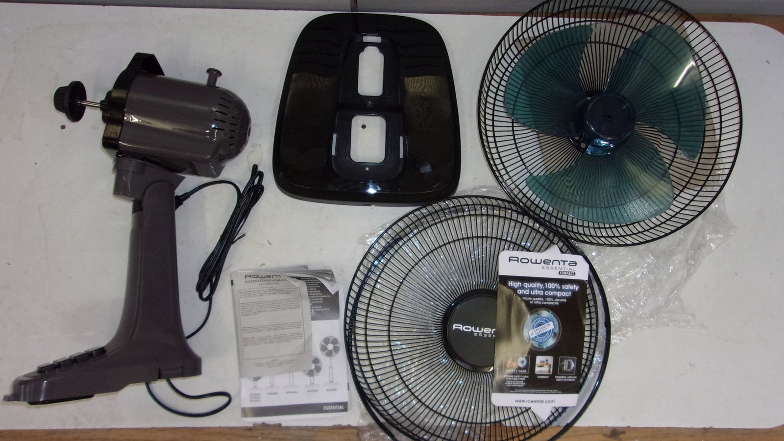 Rowenta VU2120 F0 Essential Tischventilator V01825